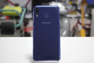 телефон Samsung M20